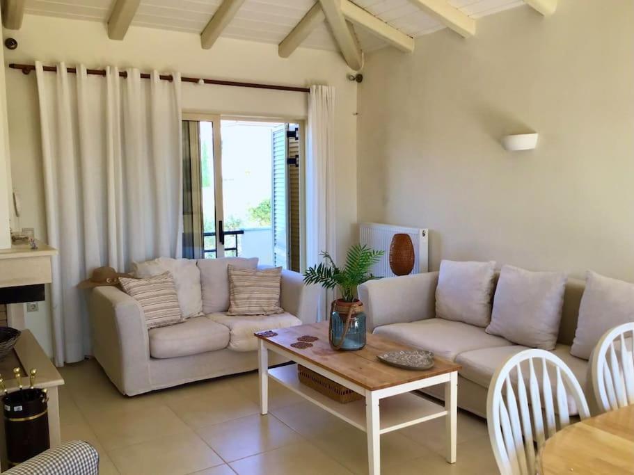 Sea Breeze - Home With A View Bouzaíika Εξωτερικό φωτογραφία